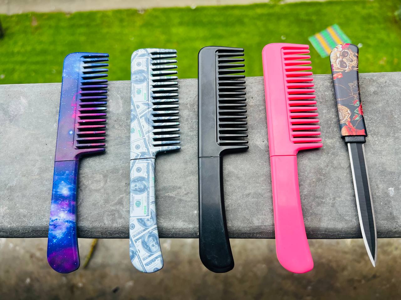 Premium 2 in 1 Comb with Knife